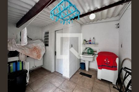Casa à venda com 170m², 4 quartos e 2 vagas Casa à venda com 170m², 4 quartos e 2 vagasÁrea de Serviço