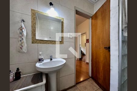 Casa à venda com 170m², 4 quartos e 2 vagas Casa à venda com 170m², 4 quartos e 2 vagasBanheiro Social