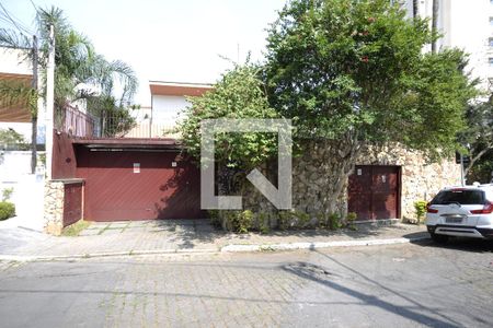 Casa à venda com 250m², 3 quartos e 4 vagasFachada