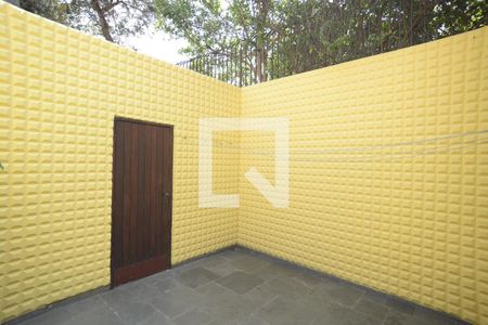 Casa à venda com 250m², 3 quartos e 4 vagasQuintal