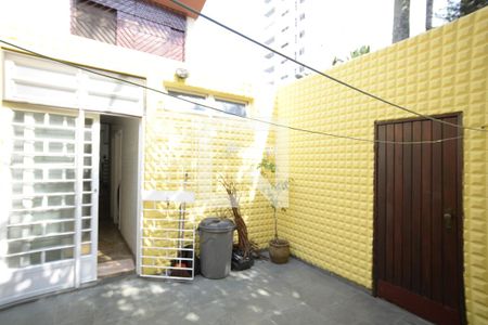 Casa à venda com 250m², 3 quartos e 4 vagasQuintal