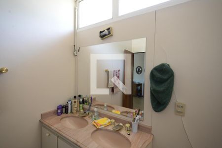 Casa à venda com 250m², 3 quartos e 4 vagasSuíte 3