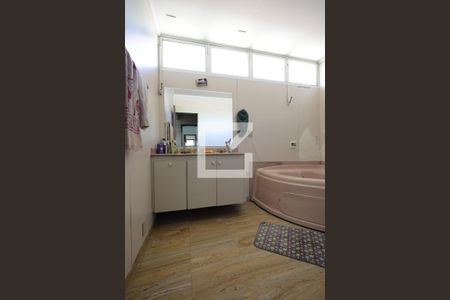 Casa à venda com 250m², 3 quartos e 4 vagasSuíte 3