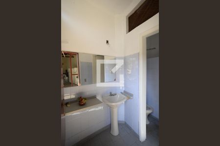 Casa à venda com 250m², 3 quartos e 4 vagasBanheiro Externo