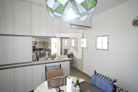 Casa à venda com 250m², 3 quartos e 4 vagasCopa