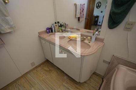 Casa à venda com 250m², 3 quartos e 4 vagasSuíte 3