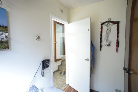 Casa à venda com 250m², 3 quartos e 4 vagasQuarto de Serviço