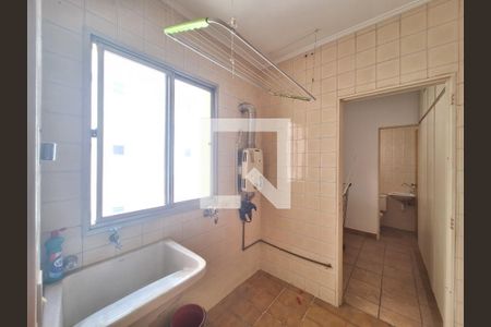 Apartamento à venda com 105m², 3 quartos e 2 vagas Apartamento à venda com 105m², 3 quartos e 2 vagasÁrea de Serviço