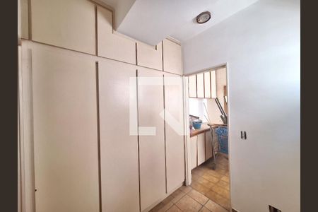 Apartamento à venda com 105m², 3 quartos e 2 vagas Apartamento à venda com 105m², 3 quartos e 2 vagasQuarto de Serviço