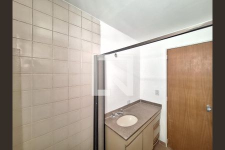 Apartamento à venda com 105m², 3 quartos e 2 vagas Apartamento à venda com 105m², 3 quartos e 2 vagasBanheiro da Suíte
