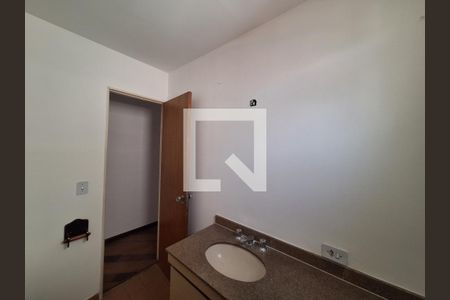 Apartamento à venda com 105m², 3 quartos e 2 vagas Apartamento à venda com 105m², 3 quartos e 2 vagasBanheiro 2