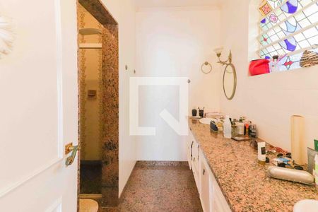 Casa à venda com 330m², 4 quartos e 4 vagas Casa à venda com 330m², 4 quartos e 4 vagasBanheiro Quarto 3 Suite