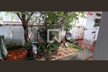 Casa à venda com 250m², 3 quartos e 3 vagas Casa à venda com 250m², 3 quartos e 3 vagasQuintal