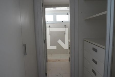 Apartamento à venda com 180m², 4 quartos e 3 vagasCloset