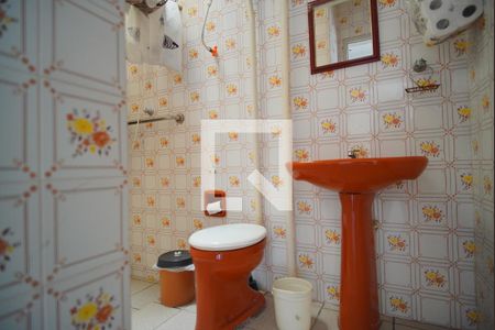 Casa à venda com 200m², 3 quartos e 4 vagasBanheiro de Serviço