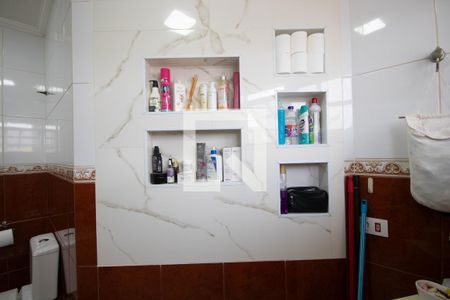 Casa à venda com 319m², 7 quartos e 5 vagas Casa à venda com 319m², 7 quartos e 5 vagasBanheiro da Suite