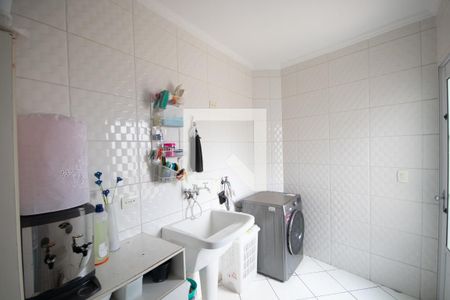 Casa à venda com 319m², 7 quartos e 5 vagas Casa à venda com 319m², 7 quartos e 5 vagasÁrea de Serviço