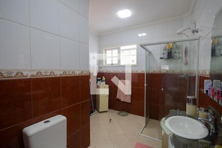 Casa à venda com 319m², 7 quartos e 5 vagas Casa à venda com 319m², 7 quartos e 5 vagasBanheiro da Suite