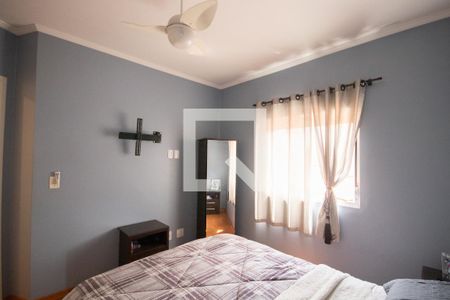 Casa à venda com 319m², 7 quartos e 5 vagas Casa à venda com 319m², 7 quartos e 5 vagasQuarto 2