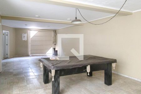 Garagem de casa para alugar com 4 quartos, 220m² em Jardim Santa Mena, Guarulhos
