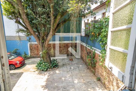 Casa para alugar com 300m², 4 quartos e 6 vagas Casa para alugar com 300m², 4 quartos e 6 vagasÁrea Externa