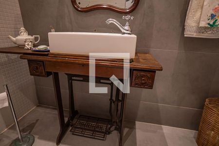 Casa para alugar com 300m², 4 quartos e 6 vagas Casa para alugar com 300m², 4 quartos e 6 vagasLavabo