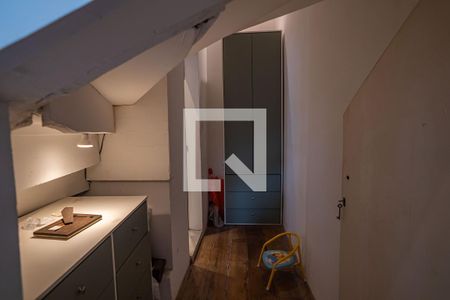 Casa para alugar com 300m², 4 quartos e 6 vagas Casa para alugar com 300m², 4 quartos e 6 vagasQuarto 1