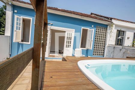 Casa para alugar com 300m², 4 quartos e 6 vagas Casa para alugar com 300m², 4 quartos e 6 vagasÁrea Externa