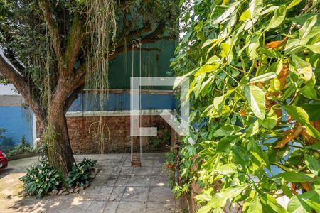 Casa para alugar com 300m², 4 quartos e 6 vagas Casa para alugar com 300m², 4 quartos e 6 vagasÁrea Externa