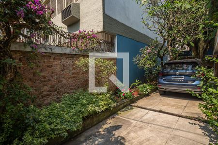 Casa para alugar com 300m², 4 quartos e 6 vagas Casa para alugar com 300m², 4 quartos e 6 vagasÁrea Externa