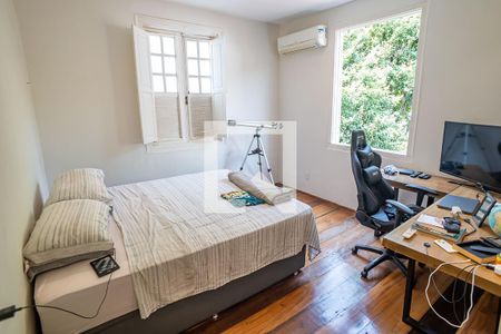 Casa para alugar com 300m², 4 quartos e 6 vagas Casa para alugar com 300m², 4 quartos e 6 vagasQuarto casa 2