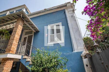 Casa para alugar com 300m², 4 quartos e 6 vagas Casa para alugar com 300m², 4 quartos e 6 vagasÁrea Externa