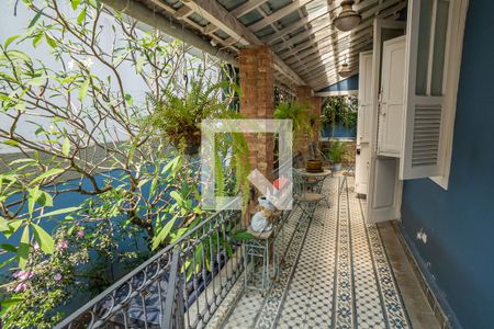 Casa para alugar com 300m², 4 quartos e 6 vagas Casa para alugar com 300m², 4 quartos e 6 vagasVaranda