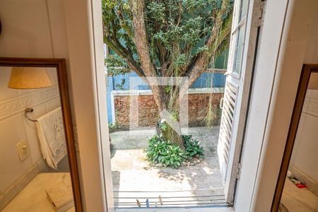 Casa para alugar com 300m², 4 quartos e 6 vagas Casa para alugar com 300m², 4 quartos e 6 vagasBanheiro 2