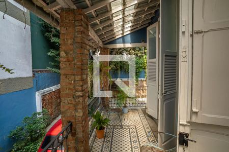 Casa para alugar com 300m², 4 quartos e 6 vagas Casa para alugar com 300m², 4 quartos e 6 vagasVaranda