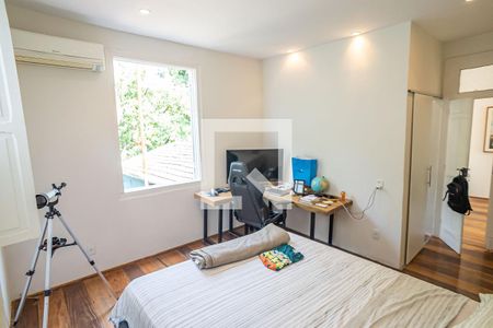 Casa para alugar com 300m², 4 quartos e 6 vagas Casa para alugar com 300m², 4 quartos e 6 vagasQuarto casa 2