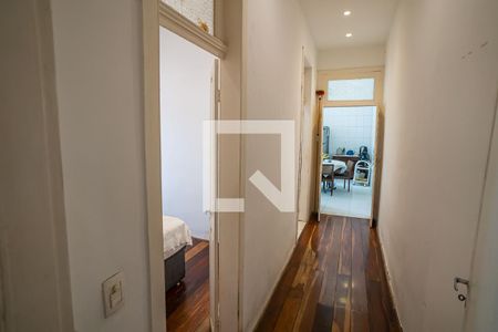 Casa para alugar com 300m², 4 quartos e 6 vagas Casa para alugar com 300m², 4 quartos e 6 vagasCorredor