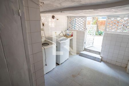 Casa para alugar com 300m², 4 quartos e 6 vagas Casa para alugar com 300m², 4 quartos e 6 vagasÁrea de Serviço