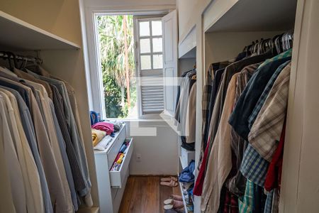 Casa para alugar com 300m², 4 quartos e 6 vagas Casa para alugar com 300m², 4 quartos e 6 vagasCloset