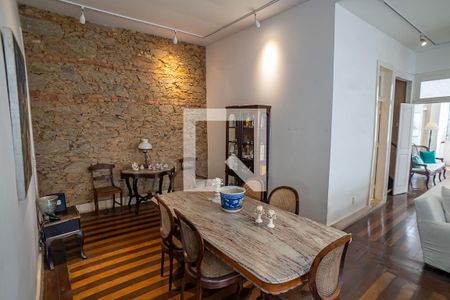 Casa para alugar com 300m², 4 quartos e 6 vagas Casa para alugar com 300m², 4 quartos e 6 vagasSala de Jantar