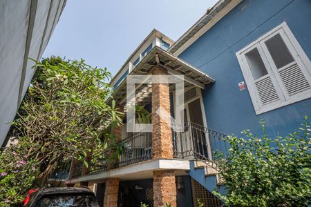 Casa para alugar com 300m², 4 quartos e 6 vagas Casa para alugar com 300m², 4 quartos e 6 vagasÁrea Externa