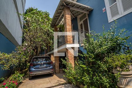 Casa para alugar com 300m², 4 quartos e 6 vagas Casa para alugar com 300m², 4 quartos e 6 vagasÁrea Externa