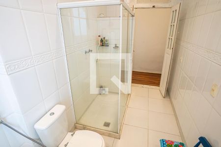 Casa para alugar com 300m², 4 quartos e 6 vagas Casa para alugar com 300m², 4 quartos e 6 vagasBanheiro 2