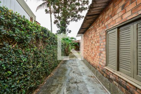 Casa à venda com 472m², 3 quartos e 4 vagasCorredor