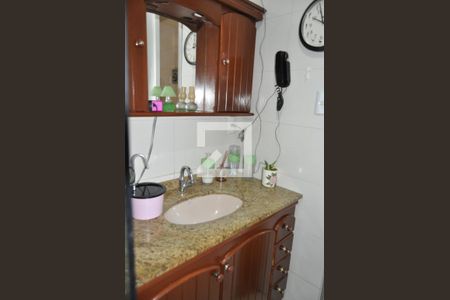 Casa à venda com 108m², 3 quartos e 1 vagaBanheiro