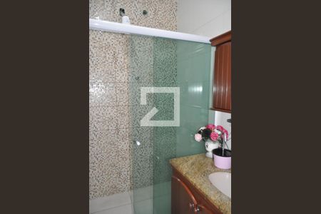 Casa à venda com 108m², 3 quartos e 1 vagaBanheiro