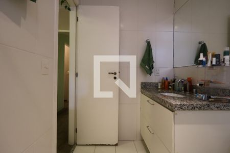 Apartamento à venda com 201m², 3 quartos e 3 vagasBanheiro da Suíte 1