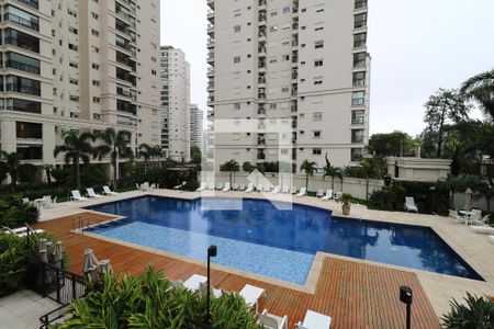 Apartamento à venda com 201m², 3 quartos e 3 vagasÁrea Comum - Piscina