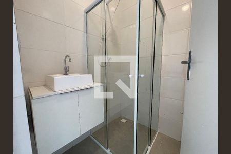 Banheiro Social de casa para alugar com 1 quarto, 24m² em Vila Butantã, São Paulo
