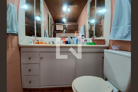 Apartamento à venda com 168m², 4 quartos e 2 vagas Apartamento à venda com 168m², 4 quartos e 2 vagasBanheiro da Suíte